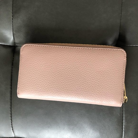 Michael Kors mauve wallet - Picture 4 of 4